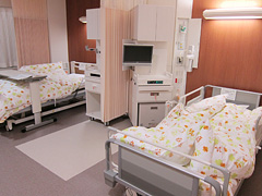 画像：愛媛県立中央病院内病室